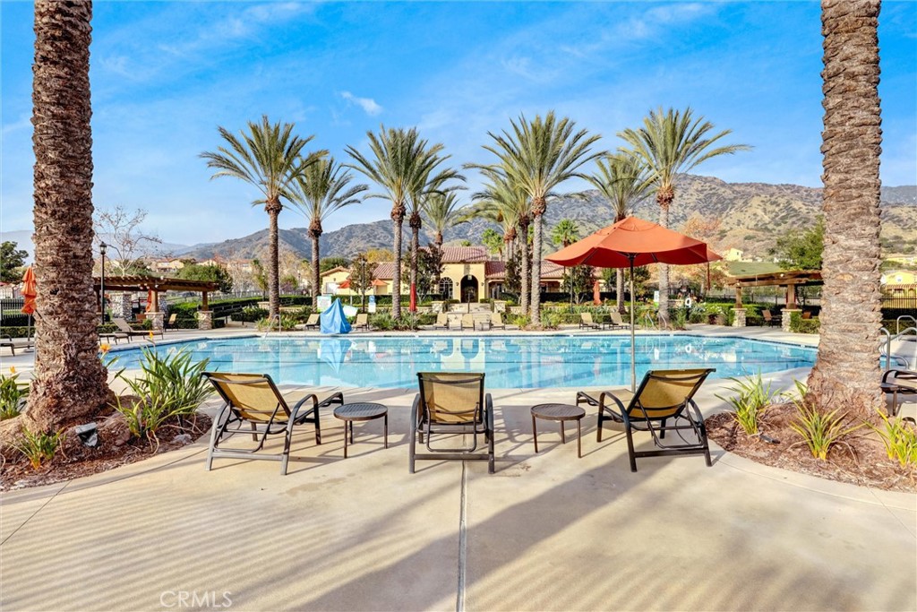 652 E Orange Blossom Way