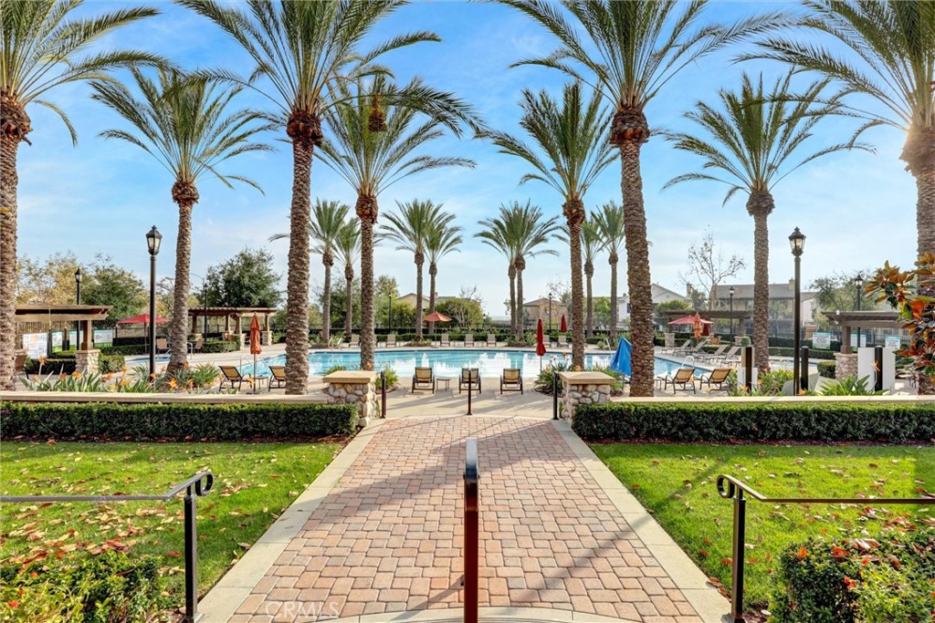 652 E Orange Blossom Way