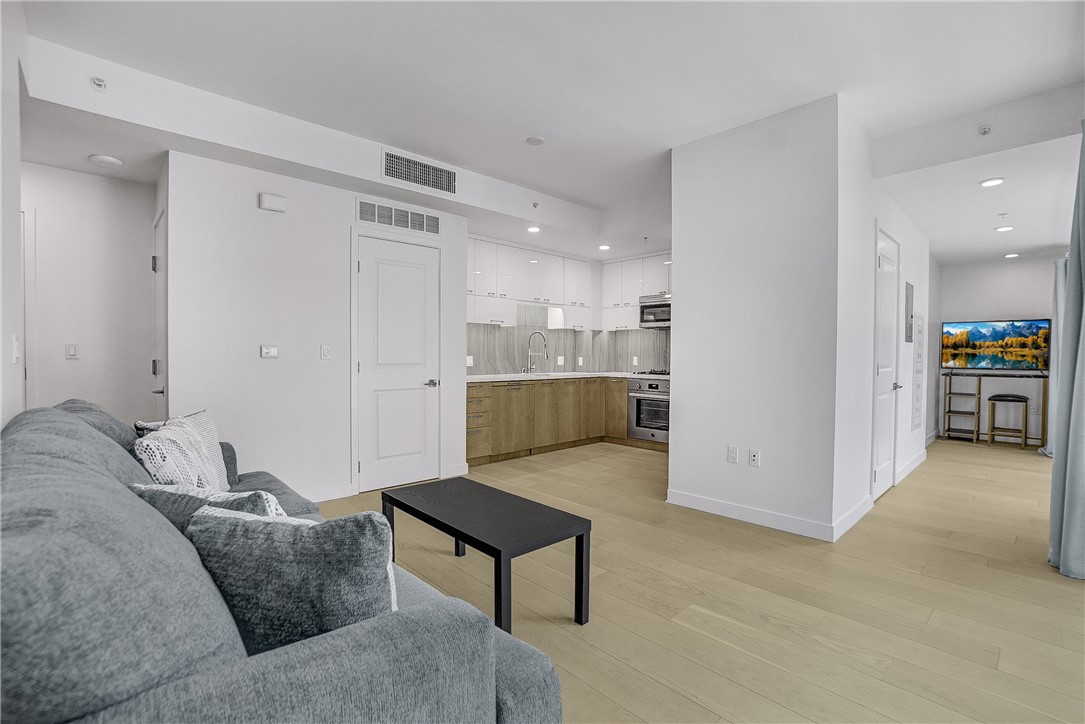 400 S Broadway 610