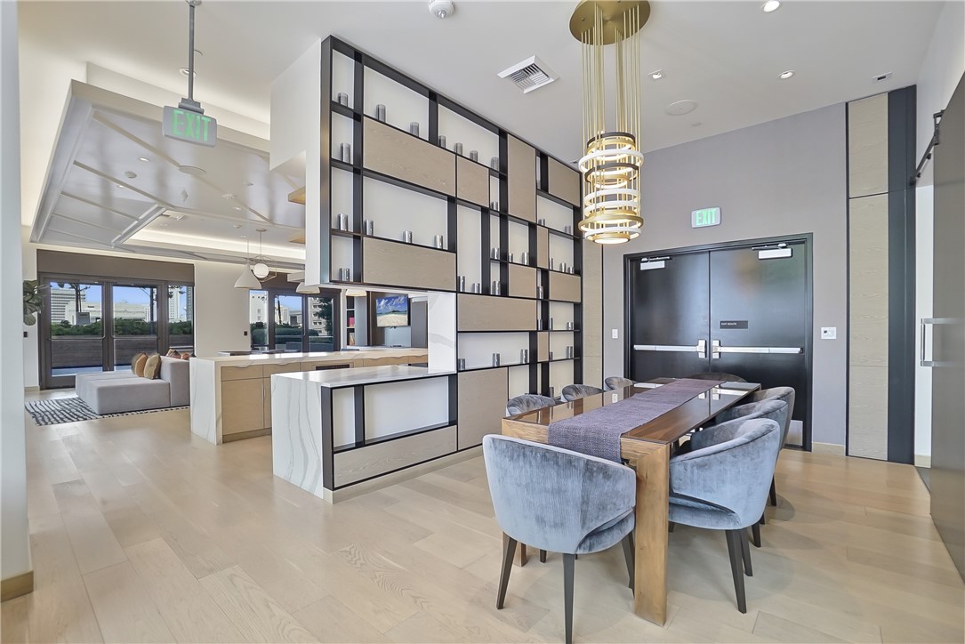 400 S Broadway 610