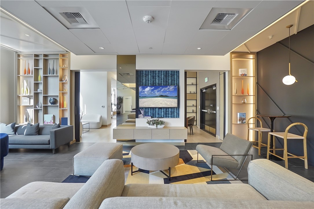 400 S Broadway 610
