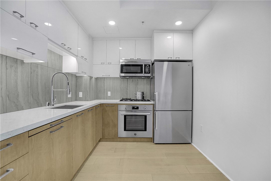 400 S Broadway 610