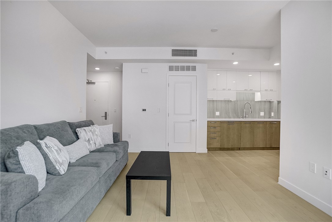 400 S Broadway 610