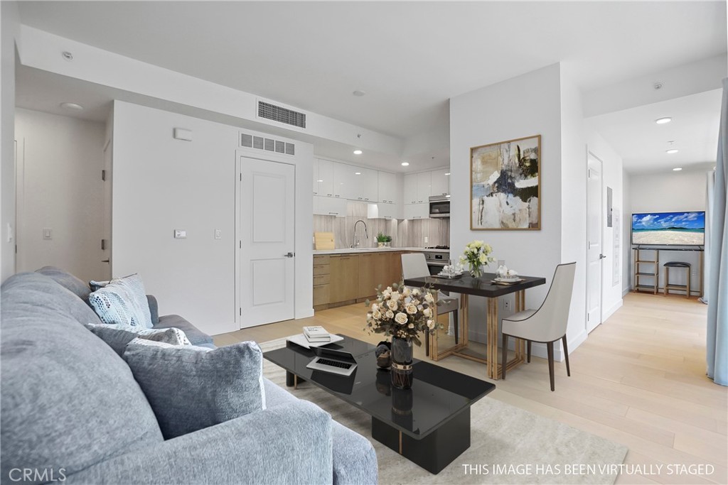 400 S Broadway 610