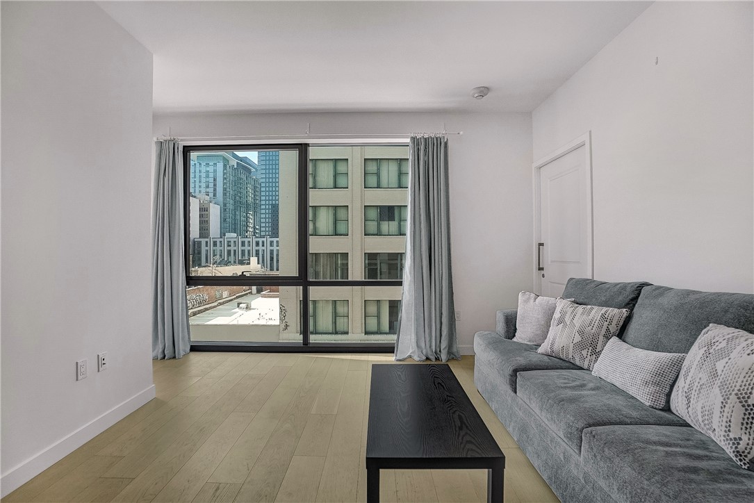 400 S Broadway 610