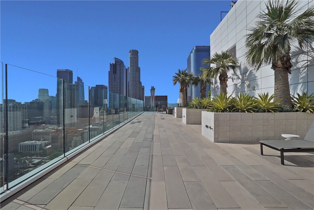 400 S Broadway 610