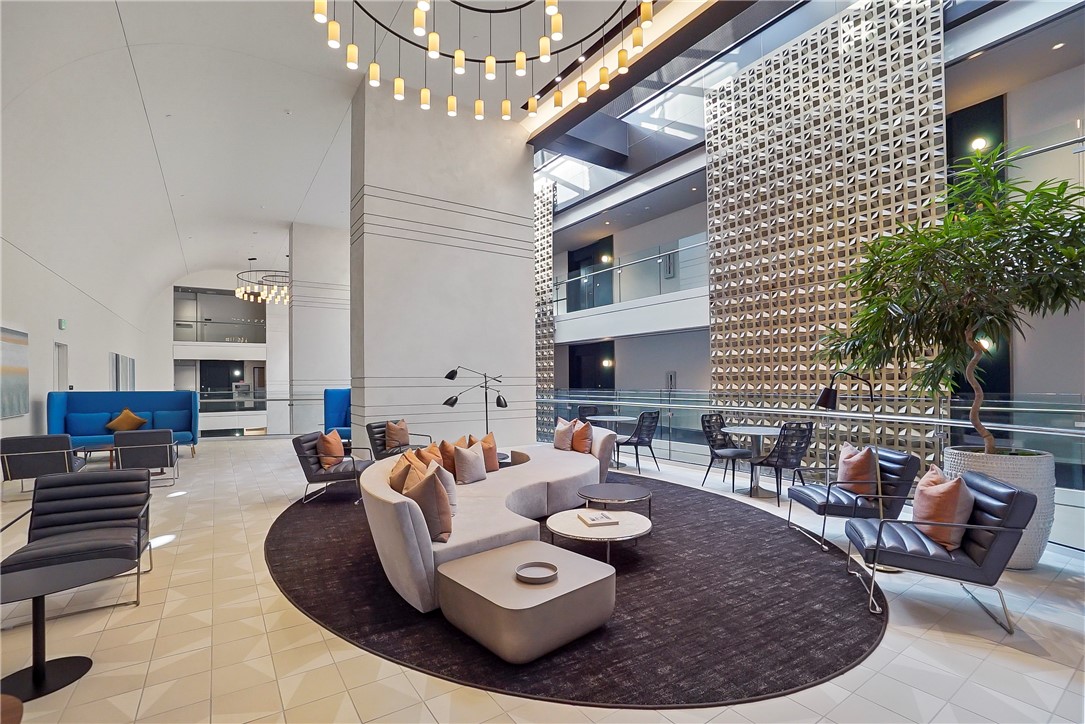 400 S Broadway 610