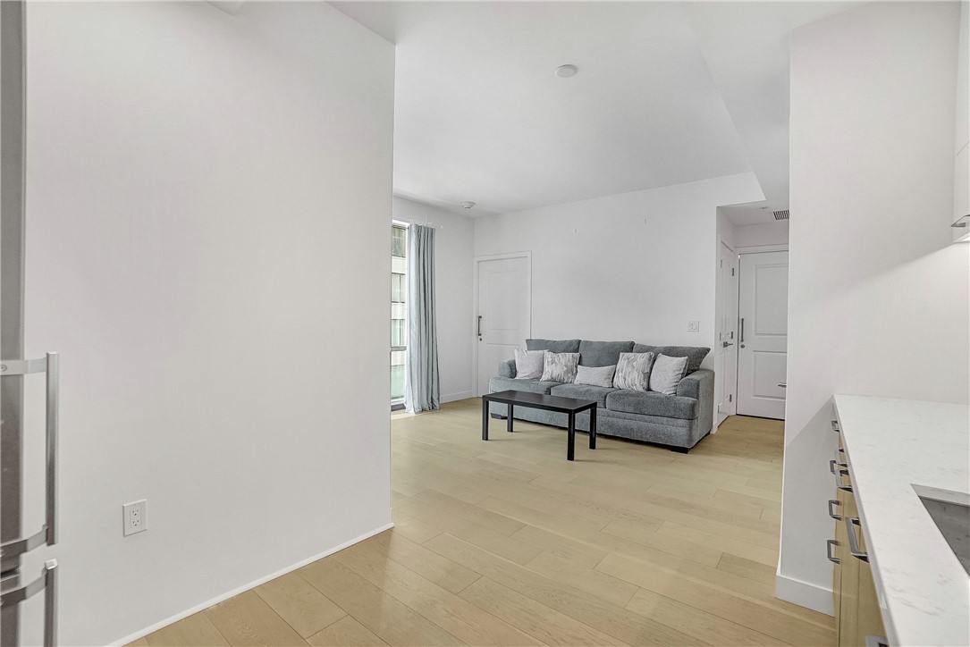 400 S Broadway 610