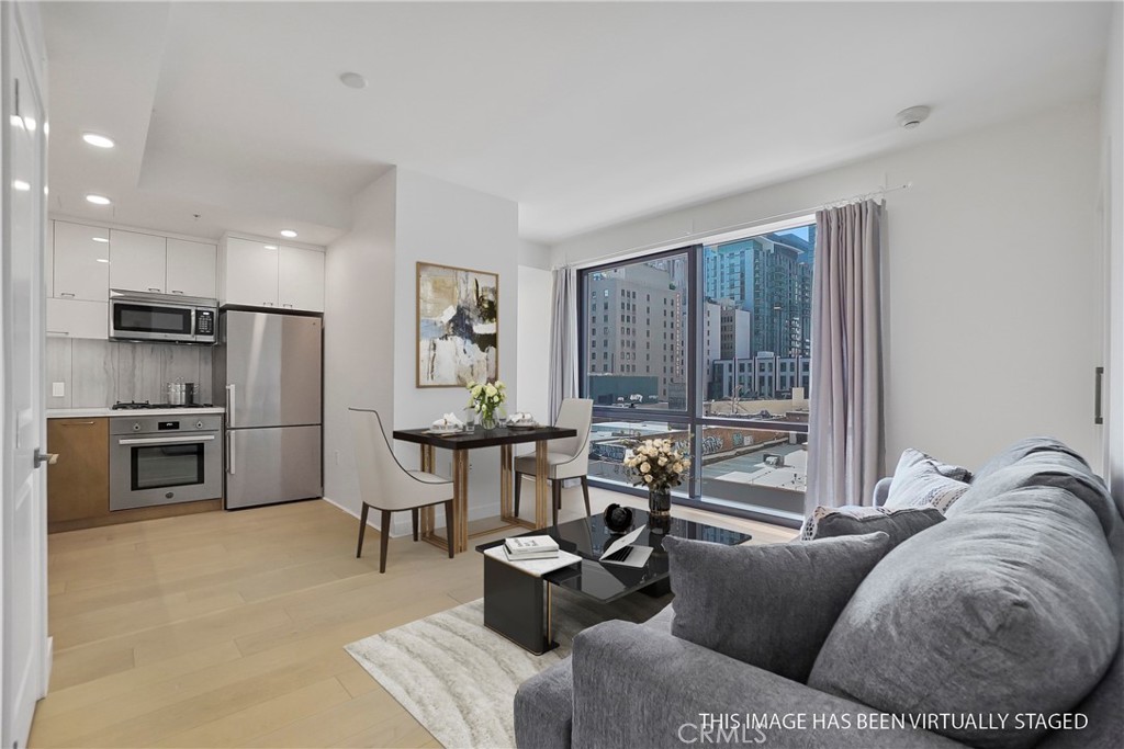 400 S Broadway 610