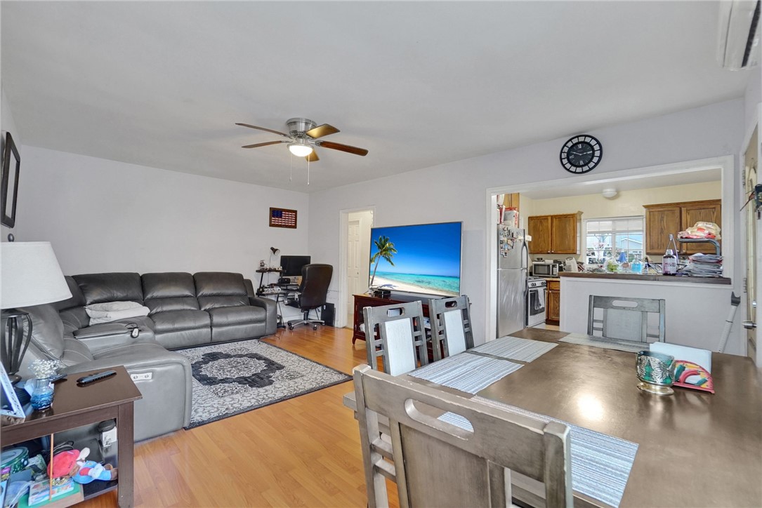 1303 1305 E Kingsley Avenue
