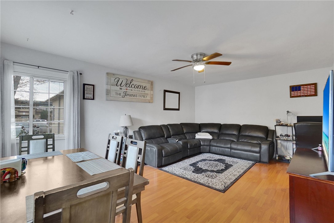 1303 1305 E Kingsley Avenue