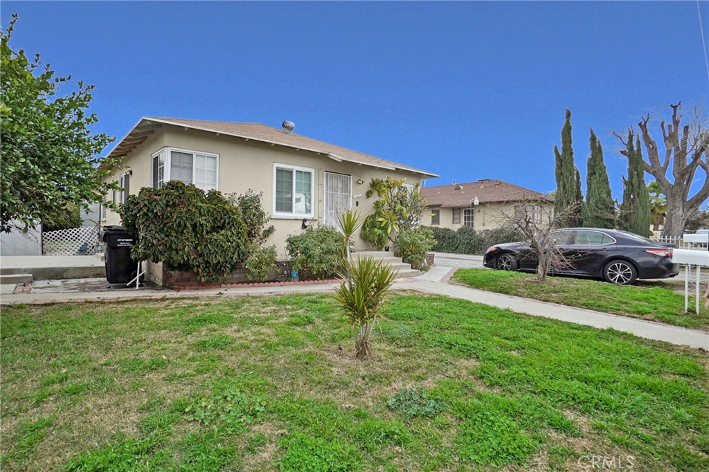 1303 1305 E Kingsley Avenue