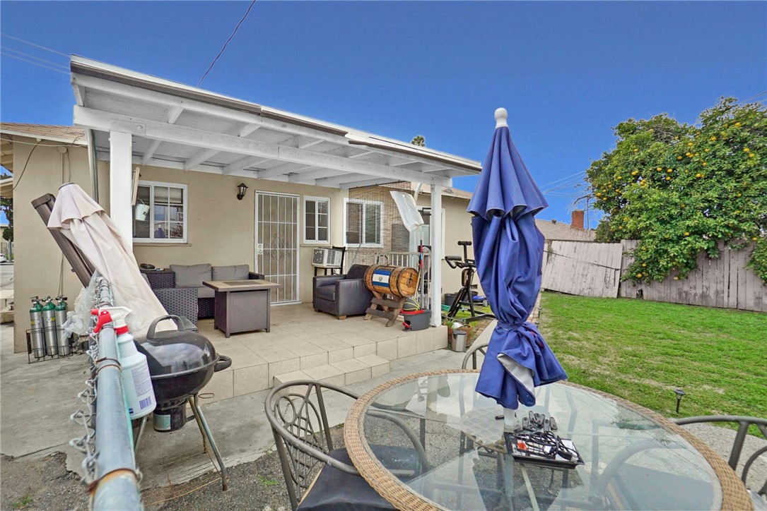 1303 1305 E Kingsley Avenue