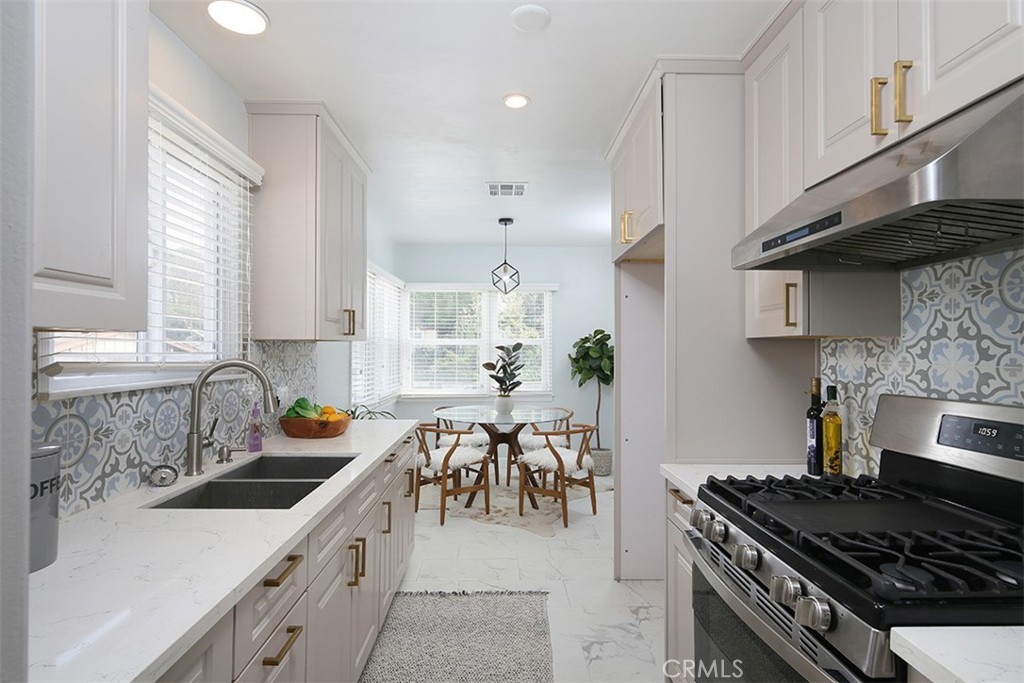 2615 Westminster Avenue