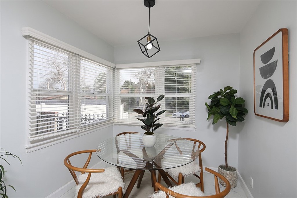 2615 Westminster Avenue