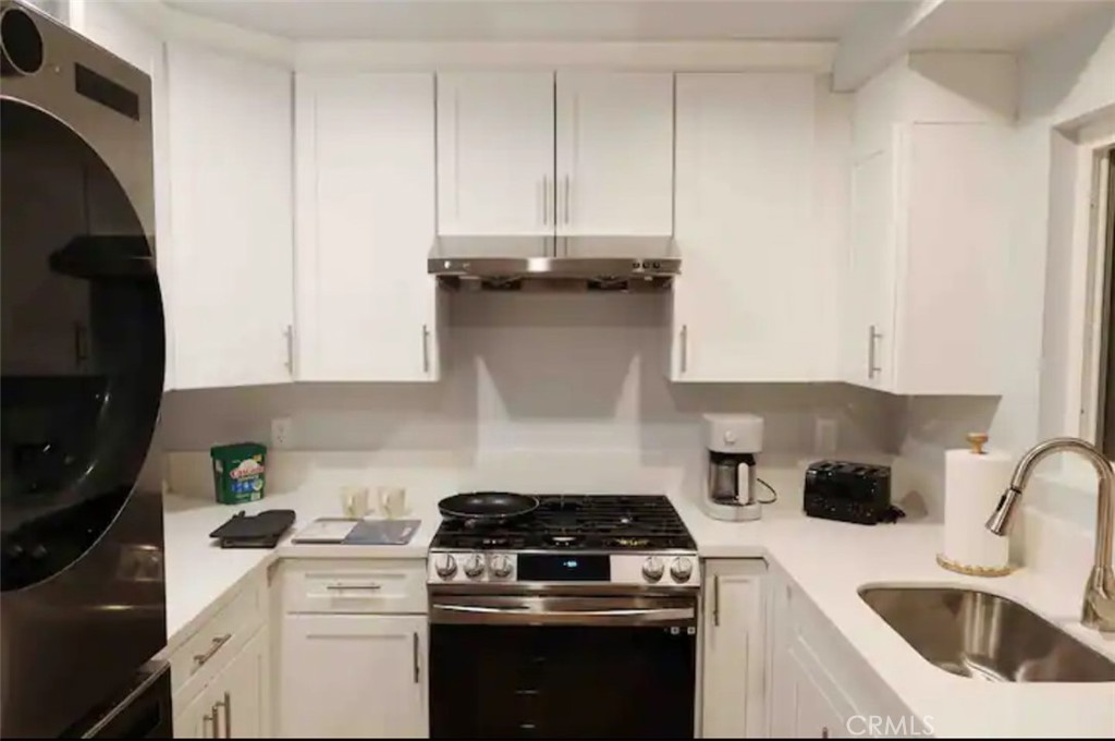 35 N Grand Oaks Avenue