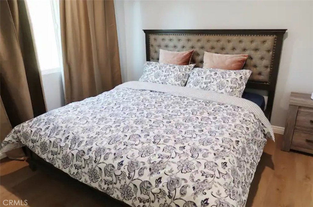 35 N Grand Oaks Avenue