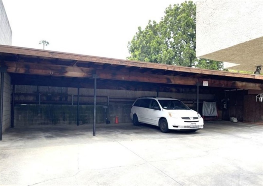 35 N Grand Oaks Avenue