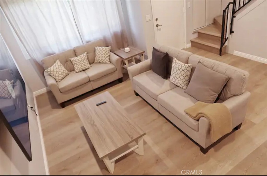 35 N Grand Oaks Avenue