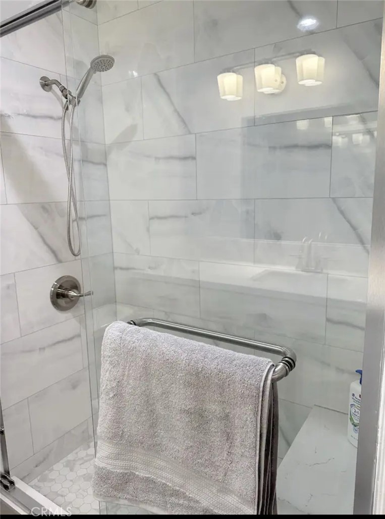 35 N Grand Oaks Avenue