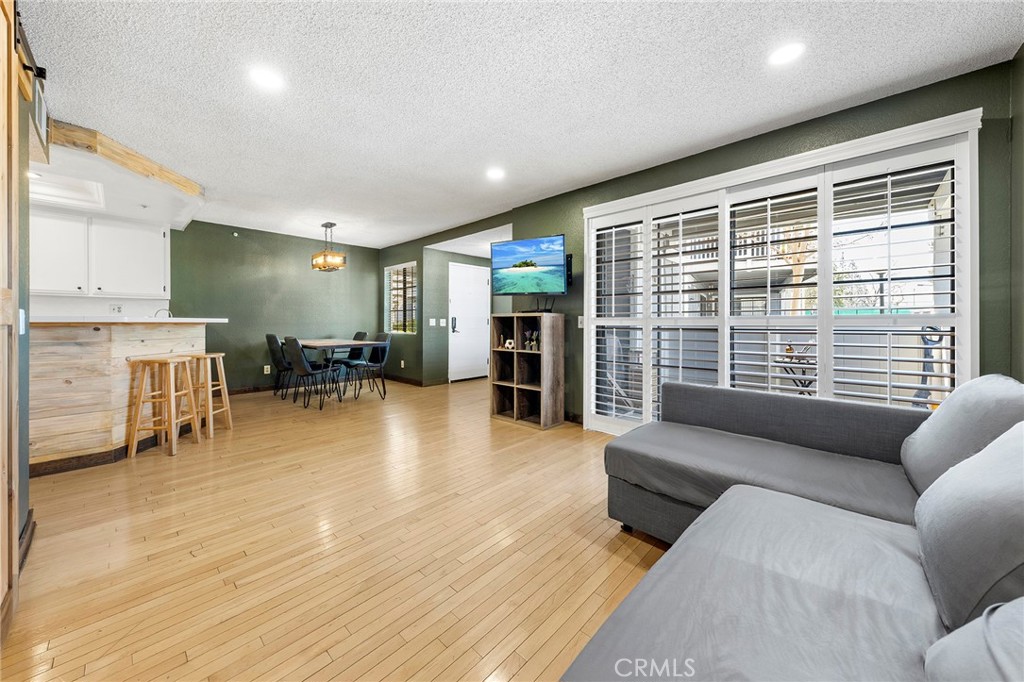 1726 Crystal Canyon Drive 35