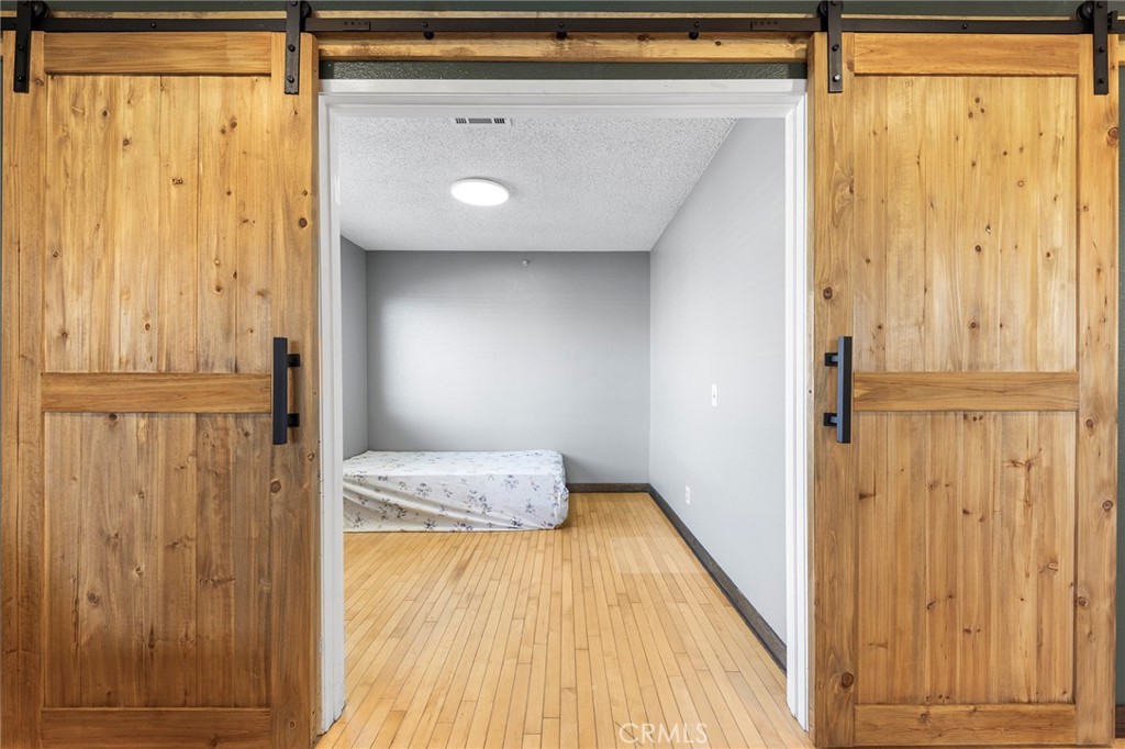 1726 Crystal Canyon Drive 35