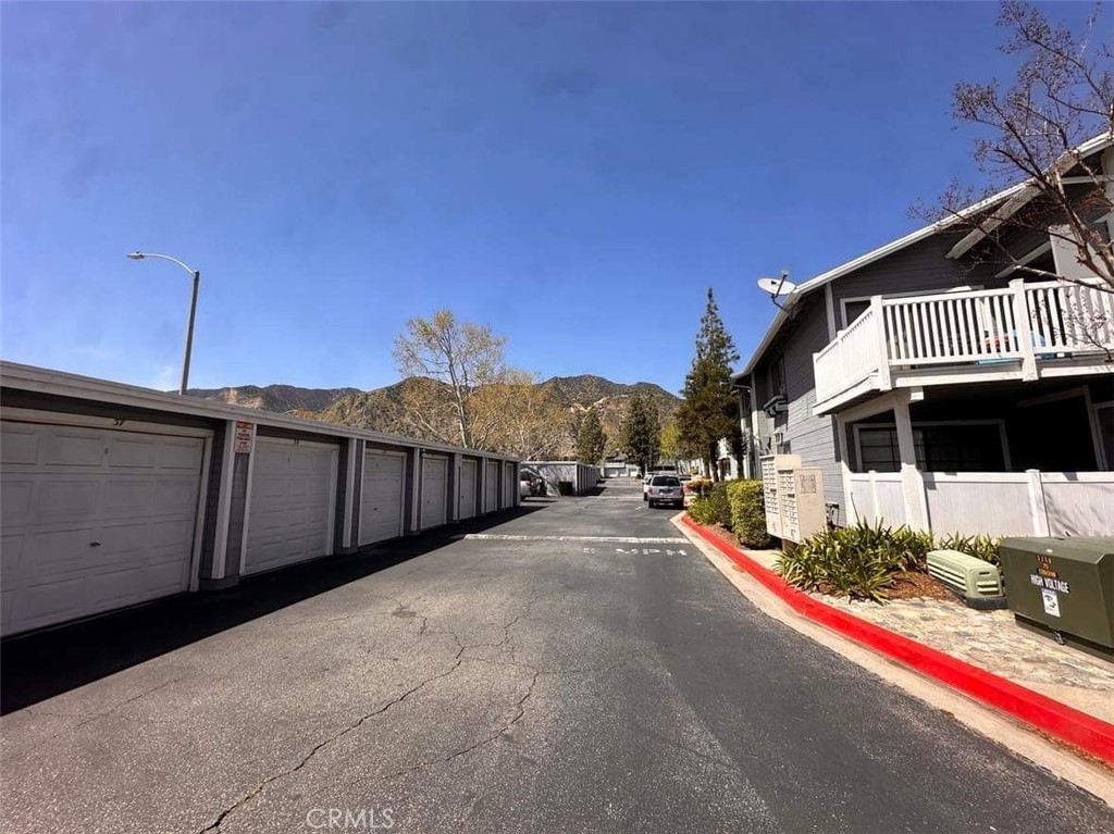 1726 Crystal Canyon Drive 35