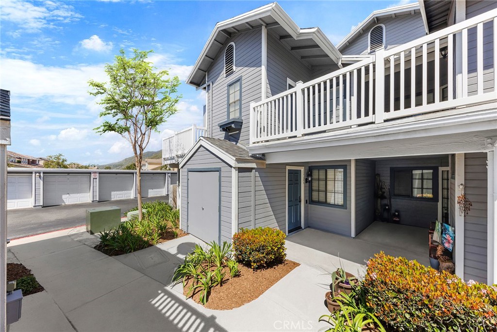 1726 Crystal Canyon Drive 35