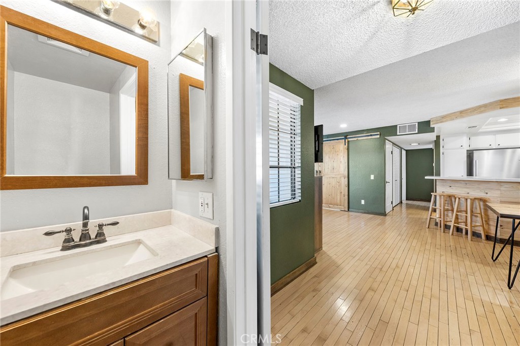 1726 Crystal Canyon Drive 35