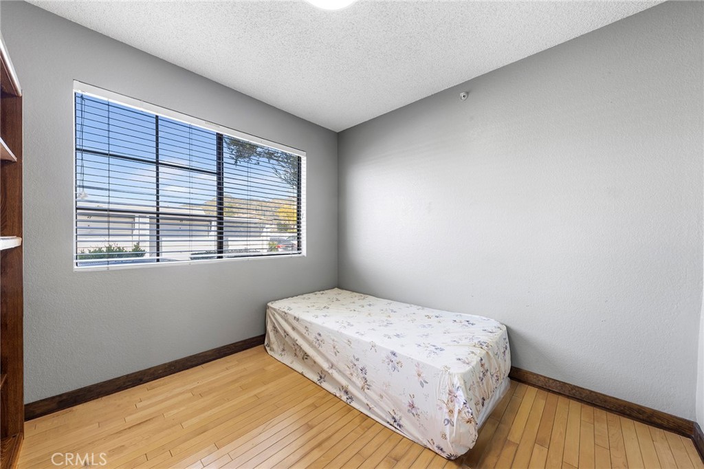 1726 Crystal Canyon Drive 35