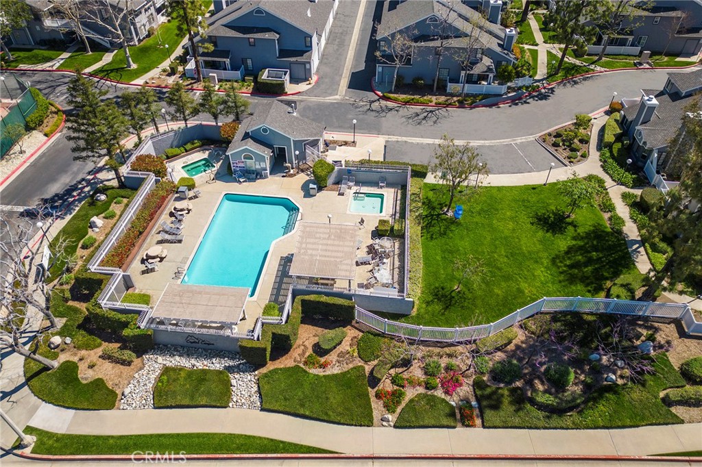 1726 Crystal Canyon Drive 35