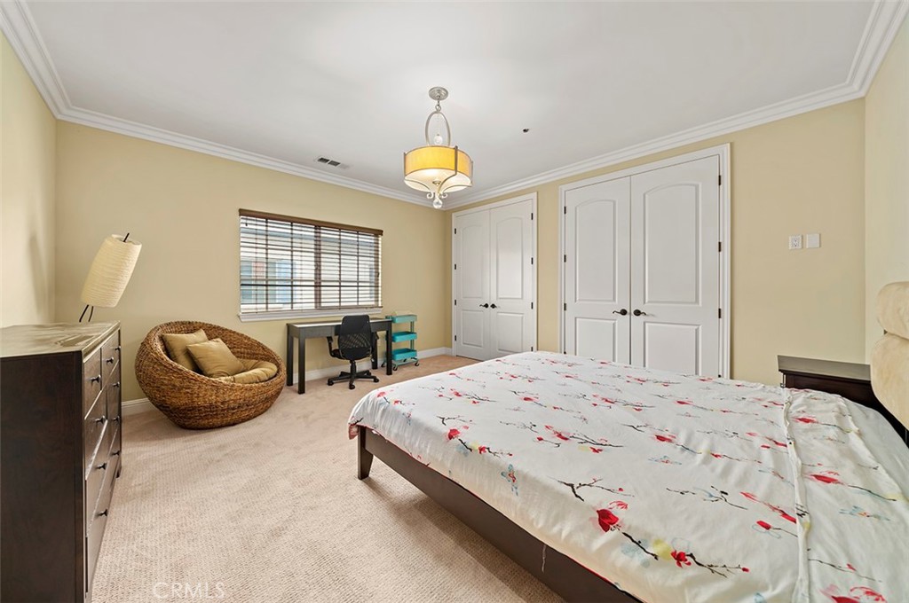 853 W Huntington Drive B