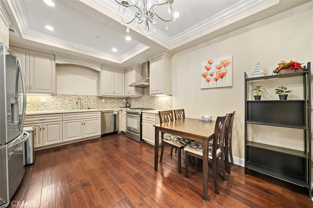 853 W Huntington Drive B