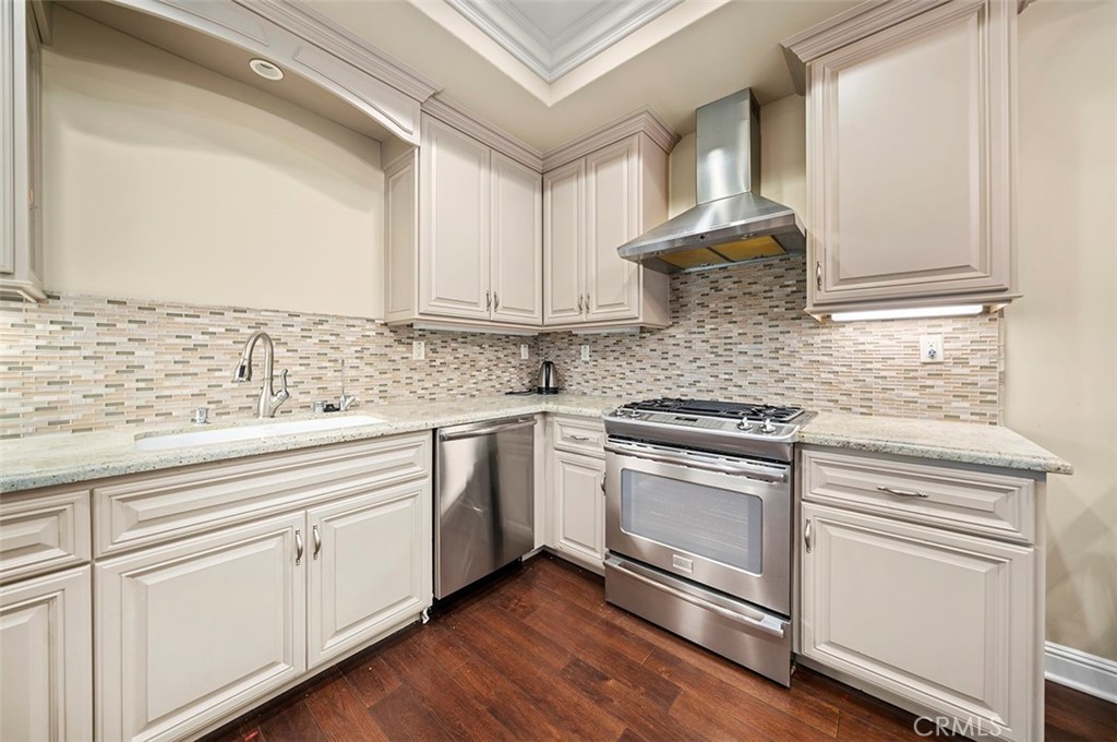 853 W Huntington Drive B