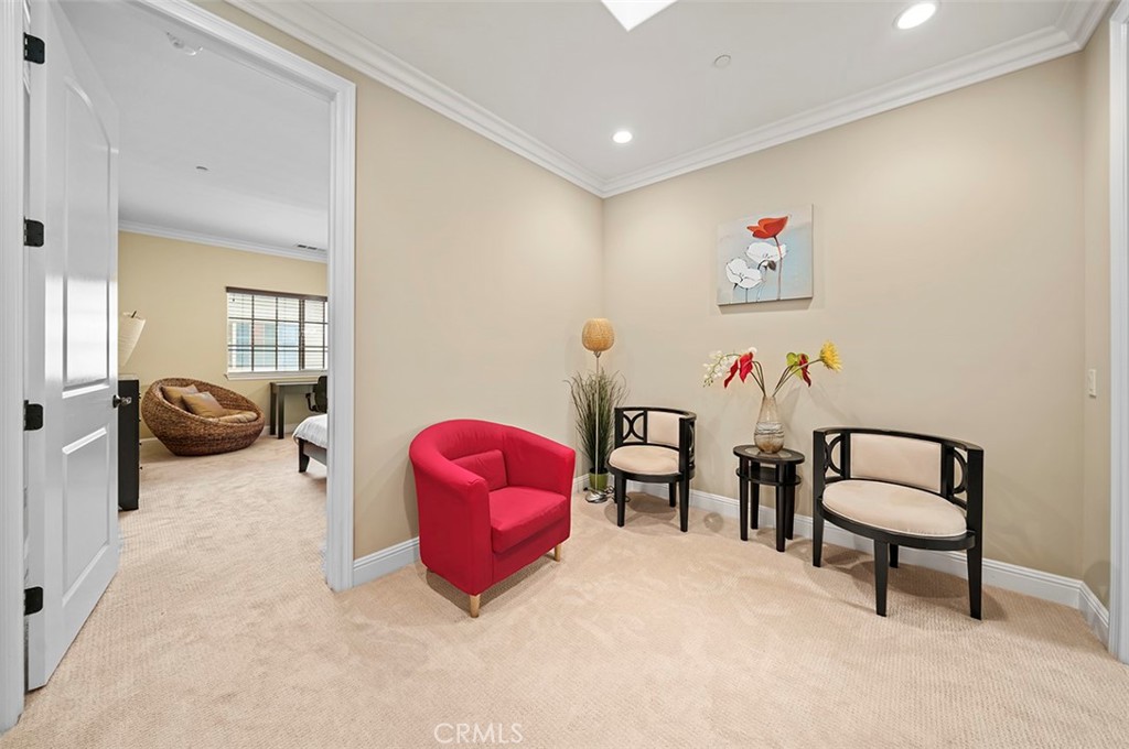 853 W Huntington Drive B