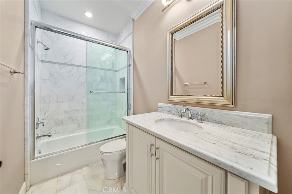 853 W Huntington Drive B