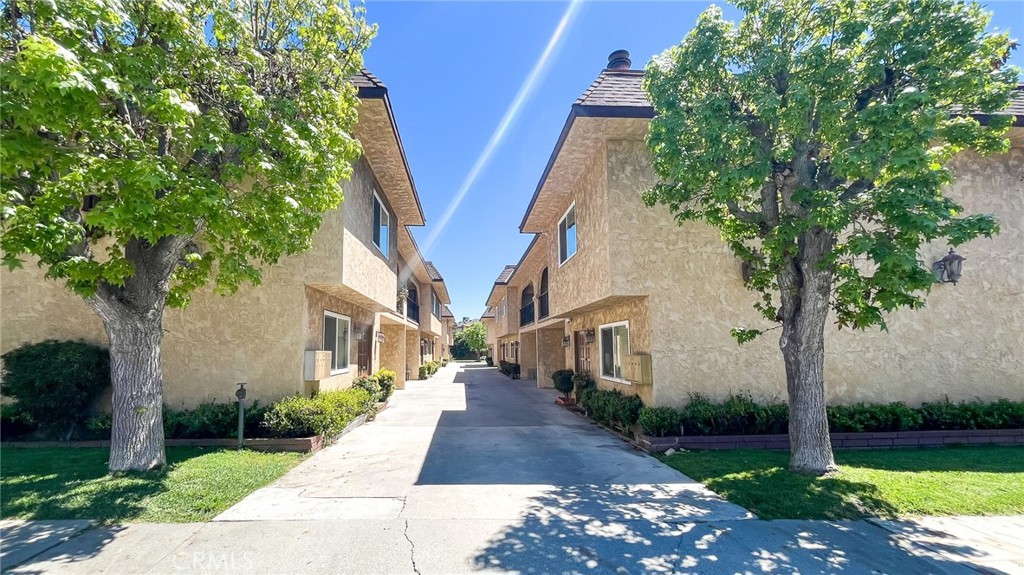 128 De Anza Street E
