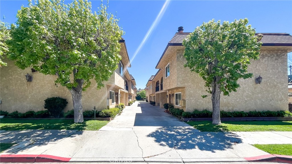 128 De Anza Street E