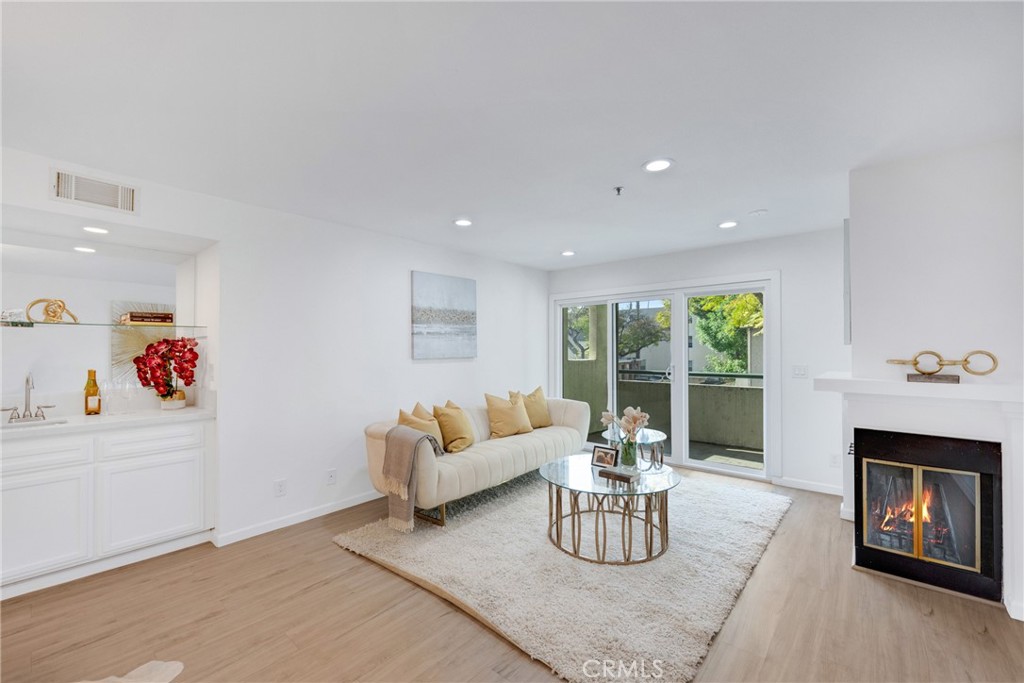 625 E Del Mar Boulevard 201