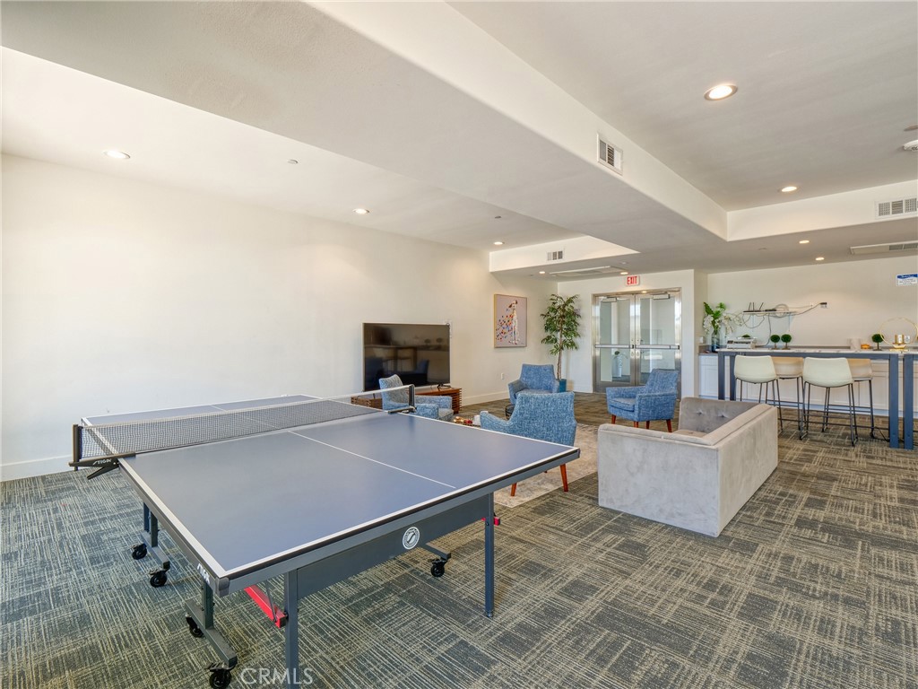 56 E Duarte Road 410