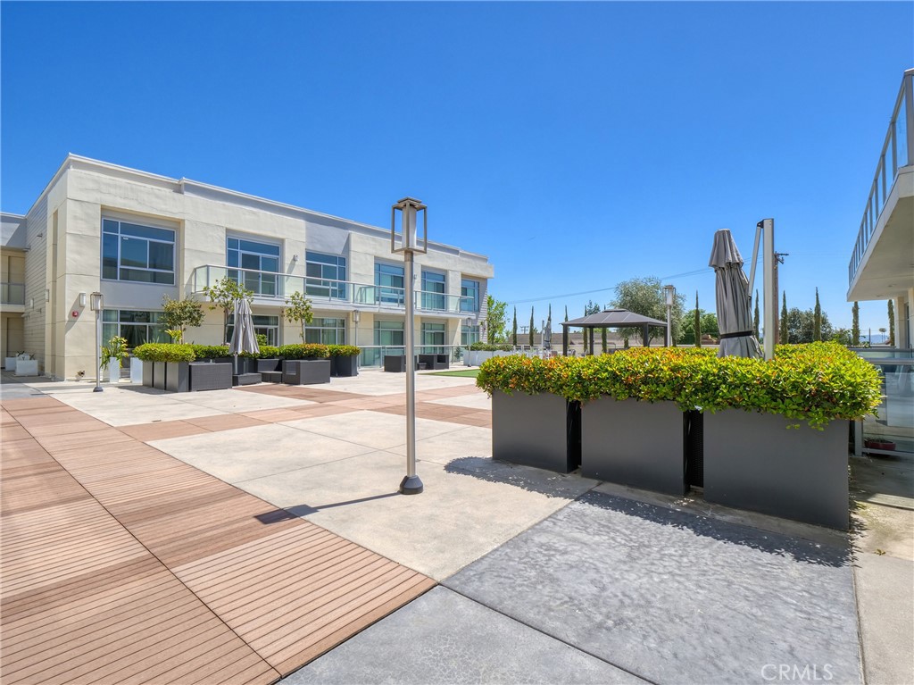 56 E Duarte Road 410