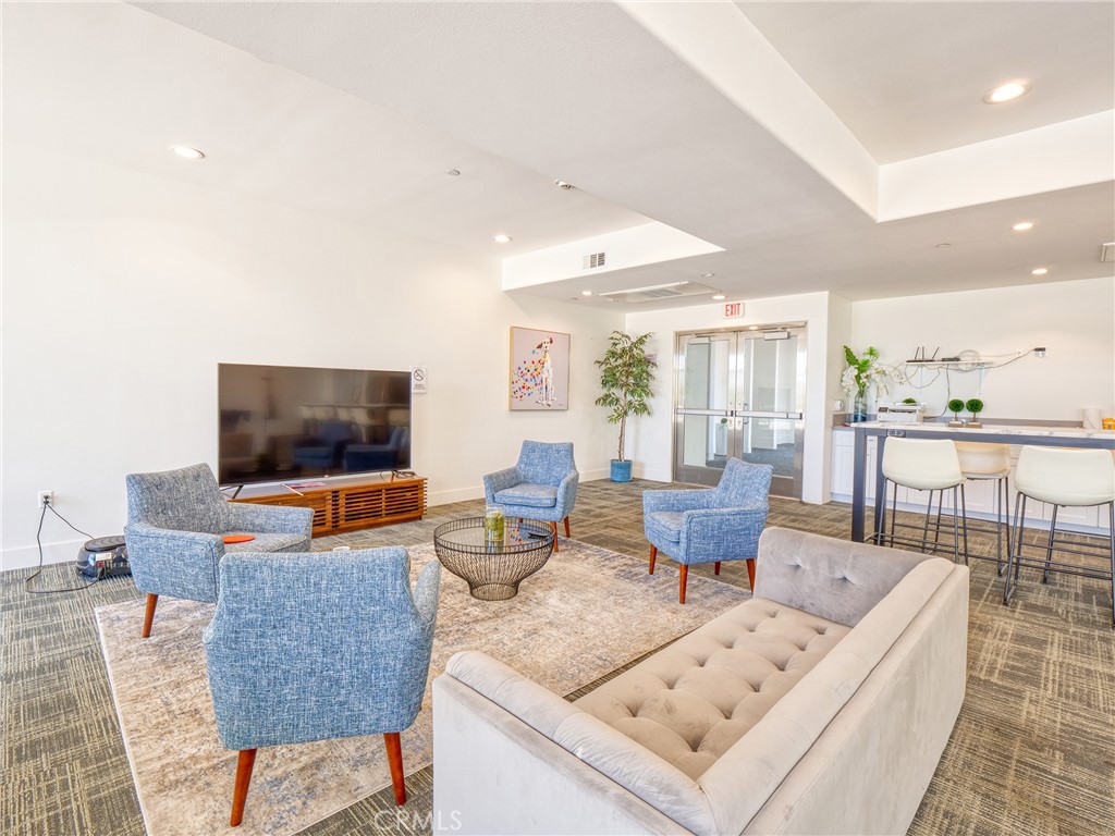 56 E Duarte Road 410