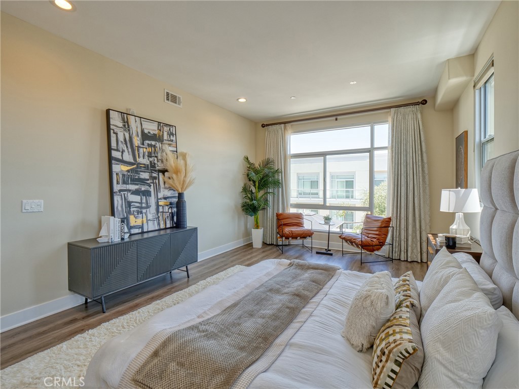 56 E Duarte Road 410