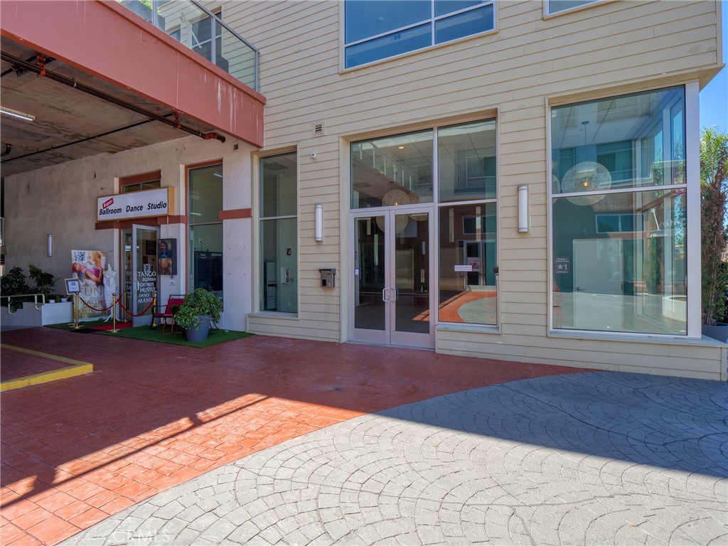 56 E Duarte Road 410