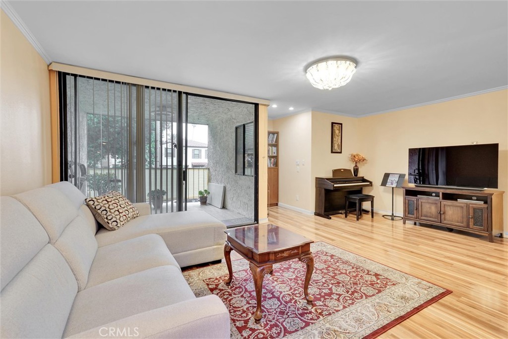 125 N Allen Avenue 114