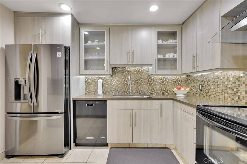 125 N Allen Avenue 114