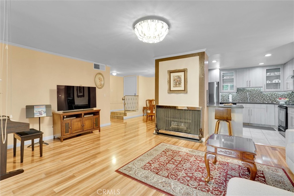 125 N Allen Avenue 114