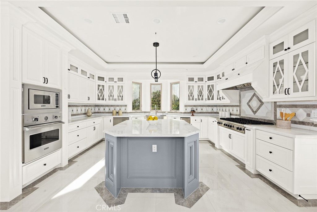 83 W Woodruff Avenue