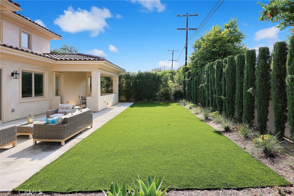 83 W Woodruff Avenue