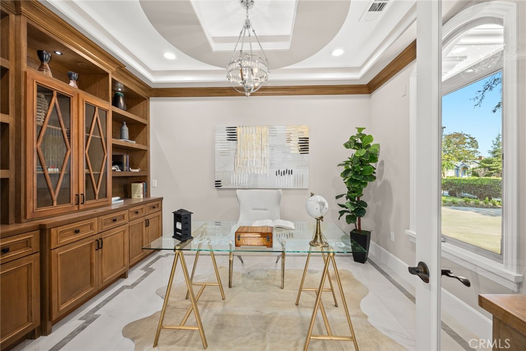 83 W Woodruff Avenue